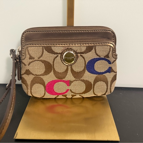 Coach RARE Y2K Poppy Brown and Multicolor embroidered double zip wristlet!